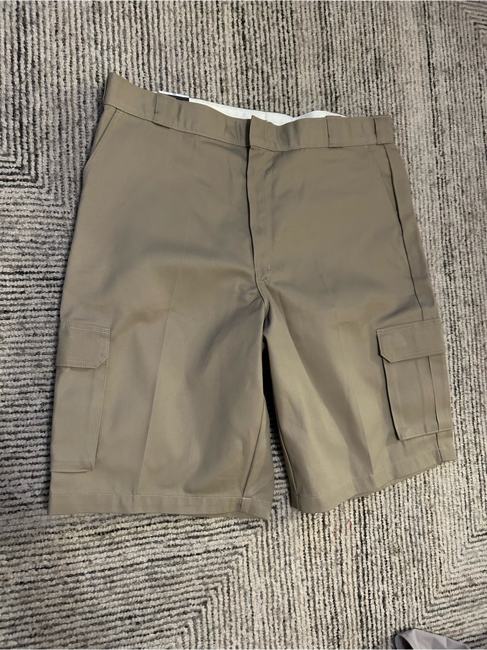 Dickies Loose Fit Cargo Shorts Size 42 13” Inseam Work Khaki Tan